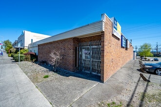 3423-3425 Broadway Ave, Everett, WA for lease Building Photo- Image 1 of 7