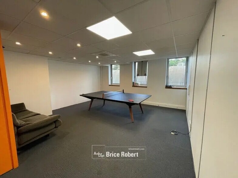 Office in Lyon for sale - Interior Photo - Image 3 of 9
