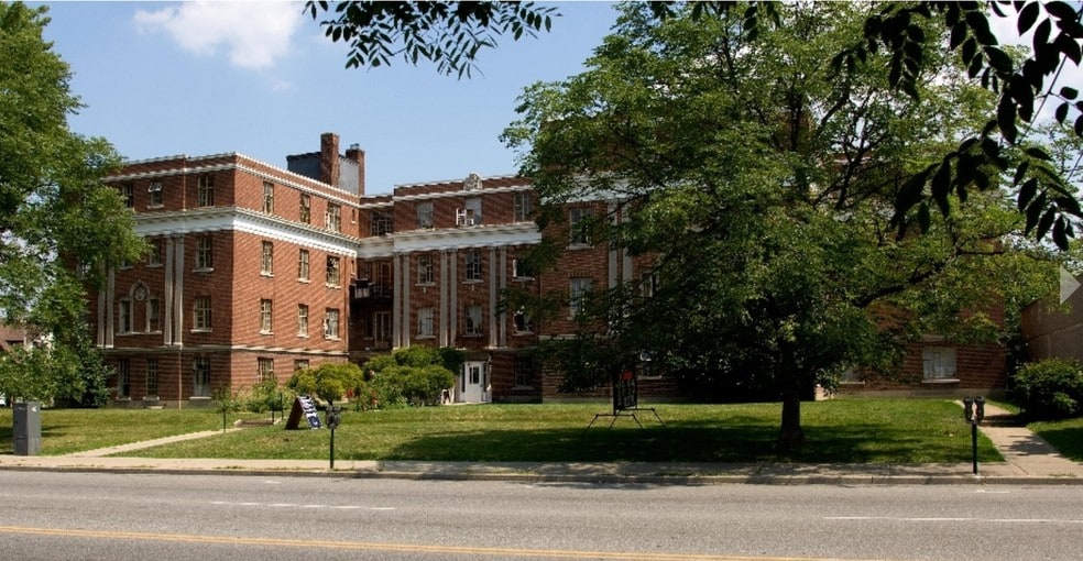 1616 Ouellette Ave, Windsor, ON for sale - Primary Photo - Image 2 of 5