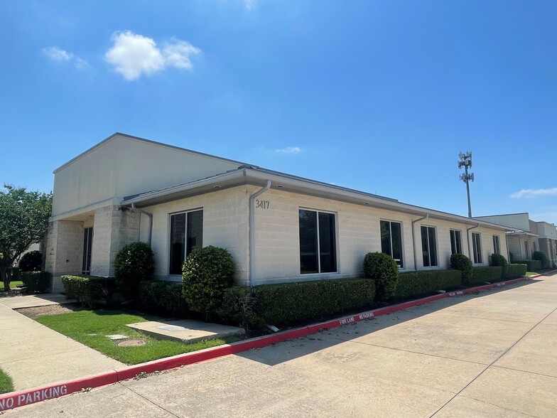 3417 Spectrum Blvd, Richardson, TX for lease - Building Photo - Image 2 of 9