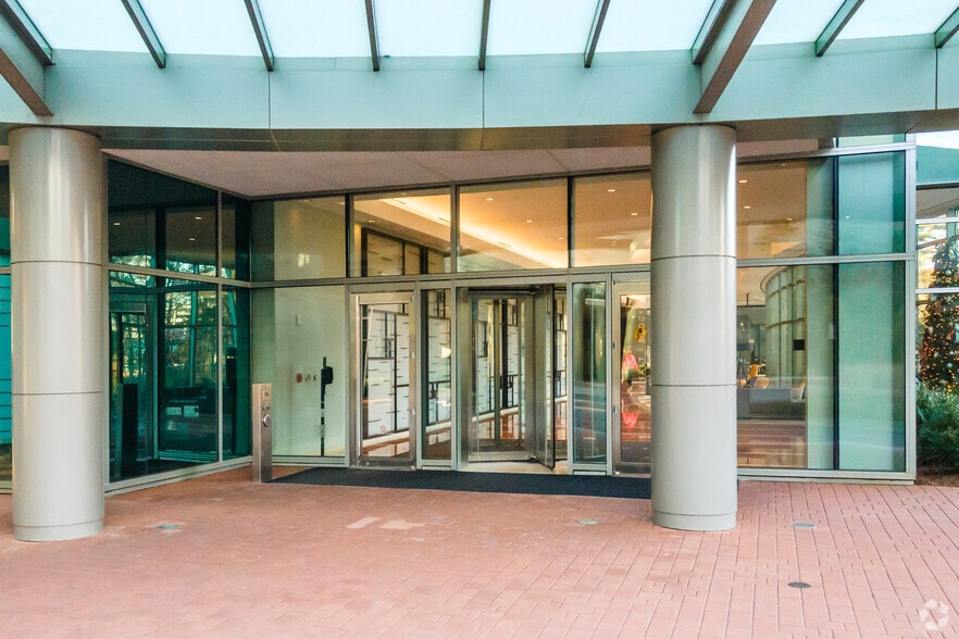 1 Glenlake Pky NE, Atlanta, GA for lease - Building Photo - Image 3 of 9