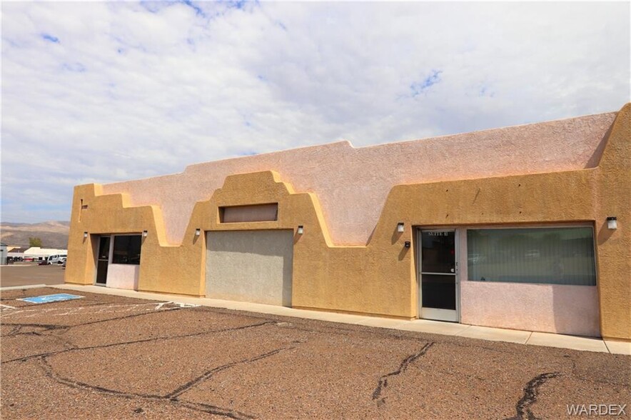 1041 E Hancock Rd, Bullhead City, AZ for lease - Building Photo - Image 2 of 18