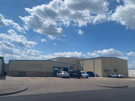 215 Cotton Dr, Woodway TX - Warehouse