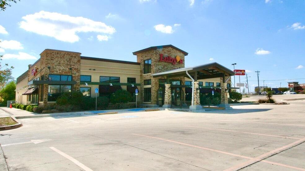 564 S Bibb Ave, Eagle Pass, TX for sale - Primary Photo - Image 1 of 1