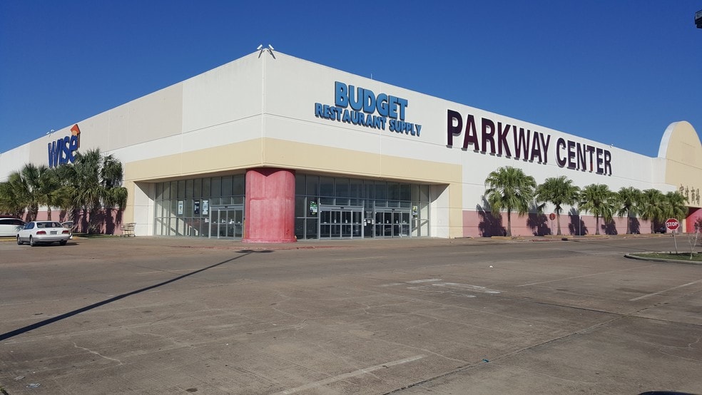 8800 W Sam Houston Pky S, Houston, TX for lease - Building Photo - Image 1 of 10