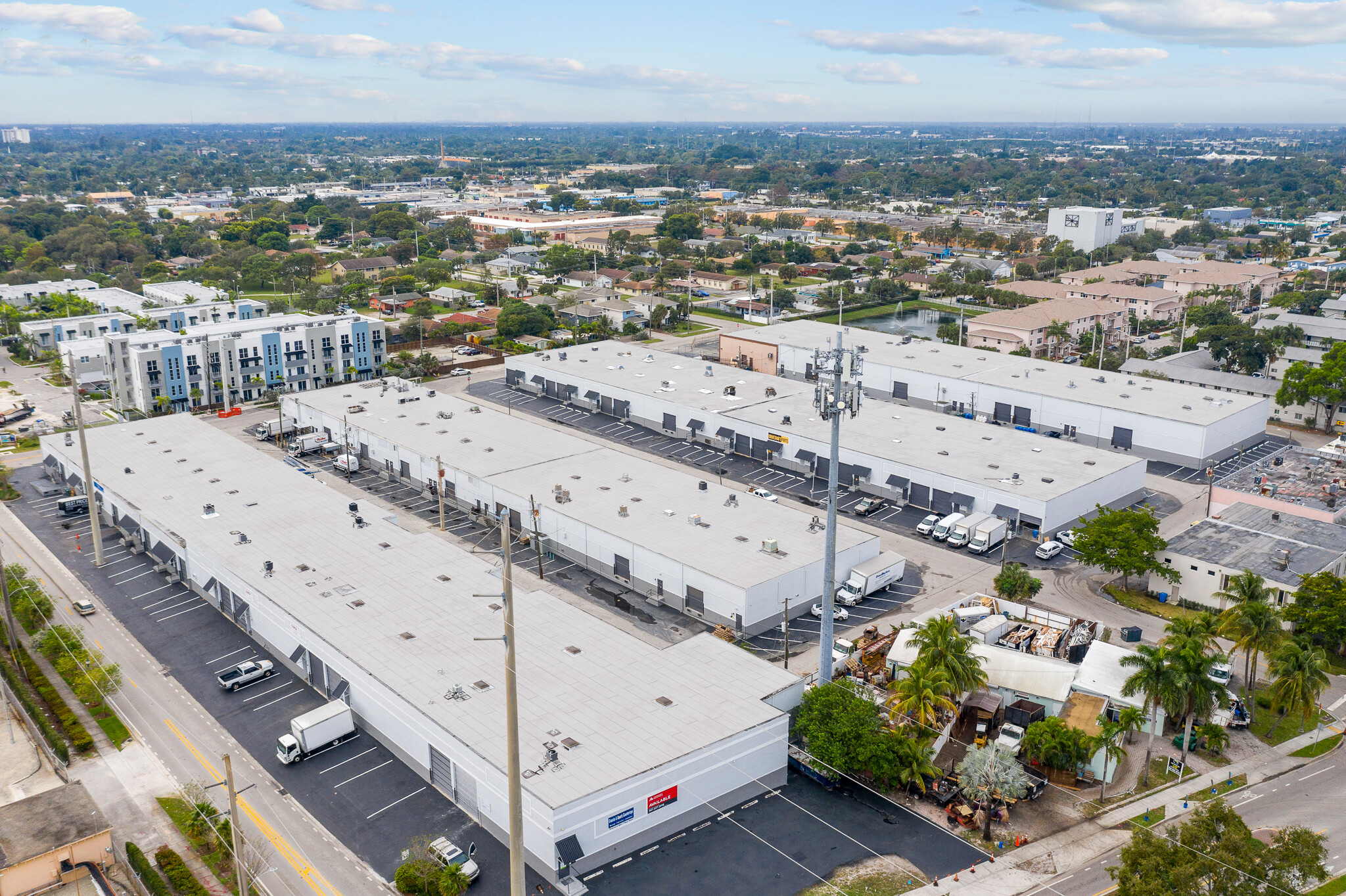 3600 NE 4th Ave, Oakland Park, FL for lease Building Photo- Image 1 of 20