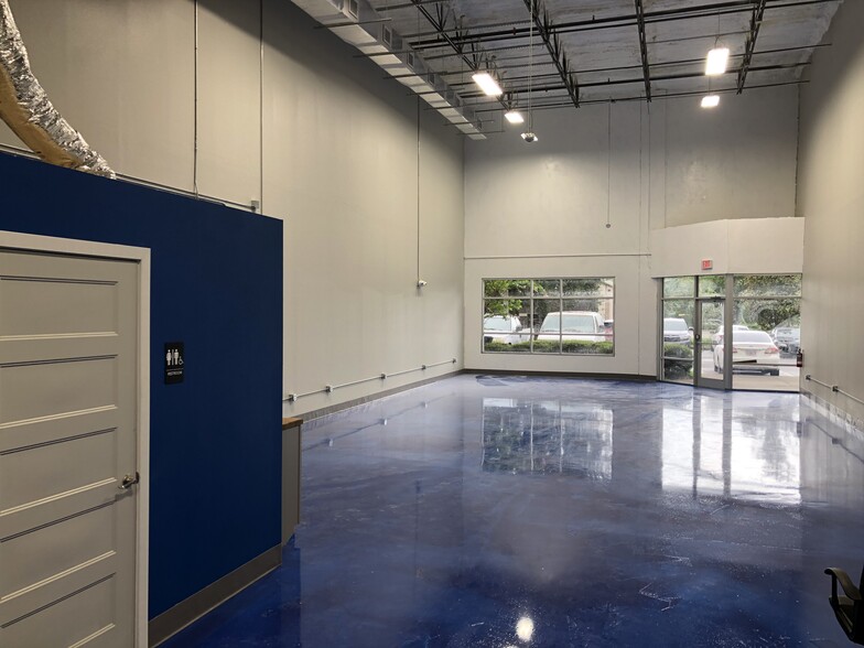 350 E Crown Point Rd, Winter Garden, FL for lease - Building Photo - Image 3 of 9