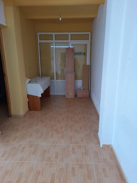 Retail in Cáceres for lease - Building Photo - Image 3 of 12