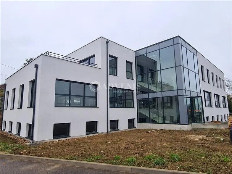 Office in Marly for lease - Building Photo - Image 1 of 3