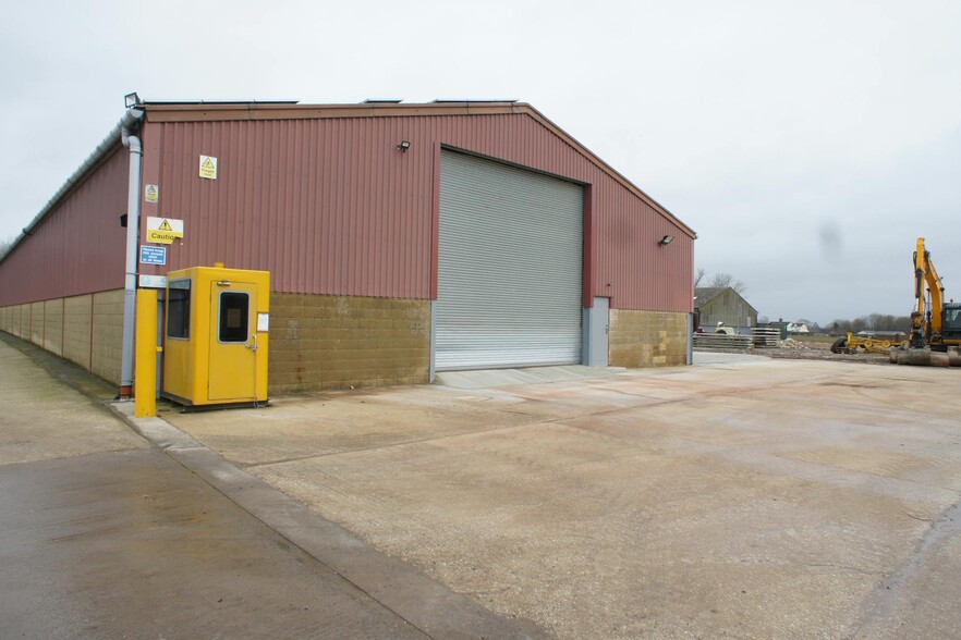 Stainswick Farm, Swindon for lease - Building Photo - Image 1 of 2