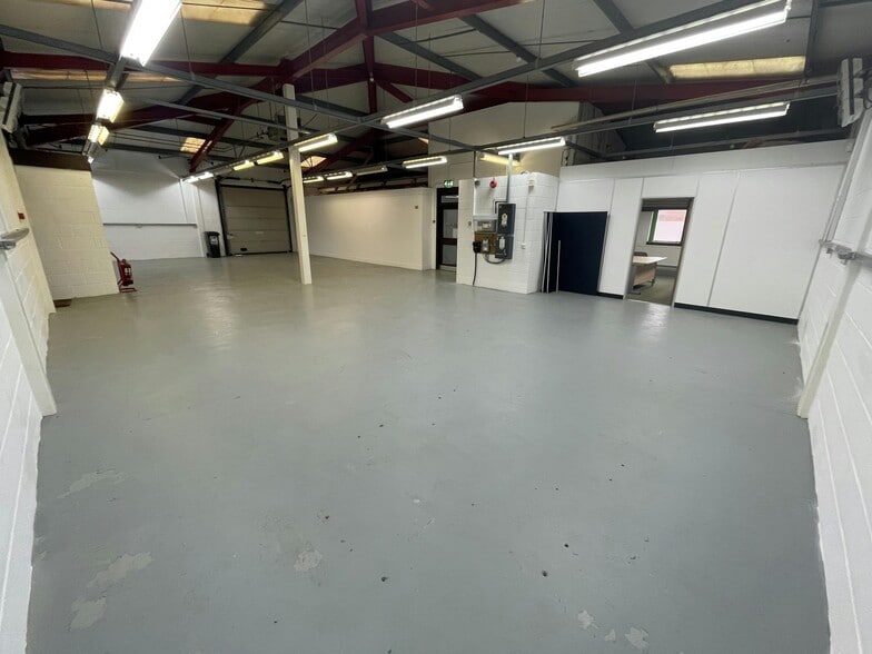 5 Fairfield Ct, Coventry for lease - Building Photo - Image 2 of 5