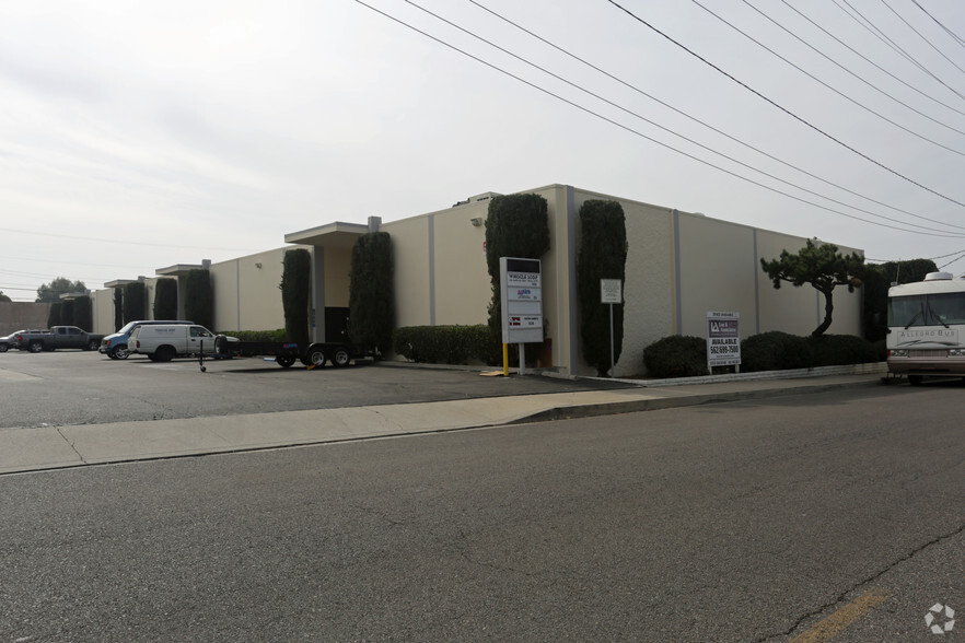 802-852 E Edna Pl, Covina, CA for lease - Primary Photo - Image 1 of 25