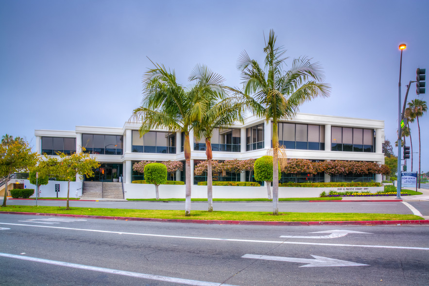 2121 E Coast Hwy, Newport Beach, CA for lease - Building Photo - Image 2 of 6