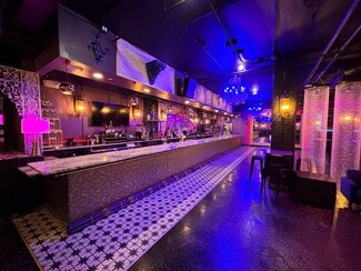 More details for 45-06 Pearson St, Long Island City, NY - Retail for Lease