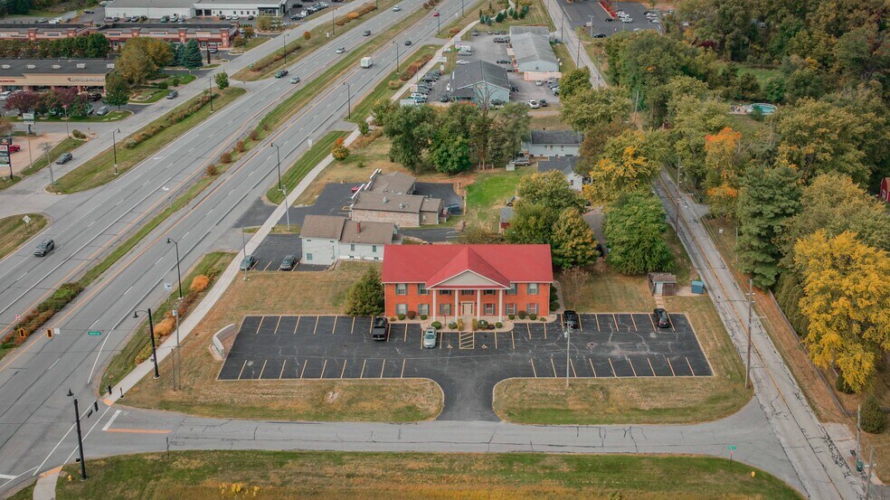 850 Marsh St, Valparaiso, IN for lease - Building Photo - Image 1 of 17