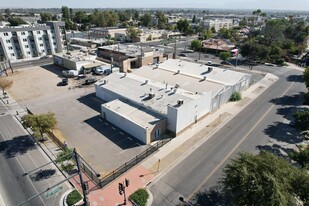 712 17th St, Bakersfield CA - Warehouse