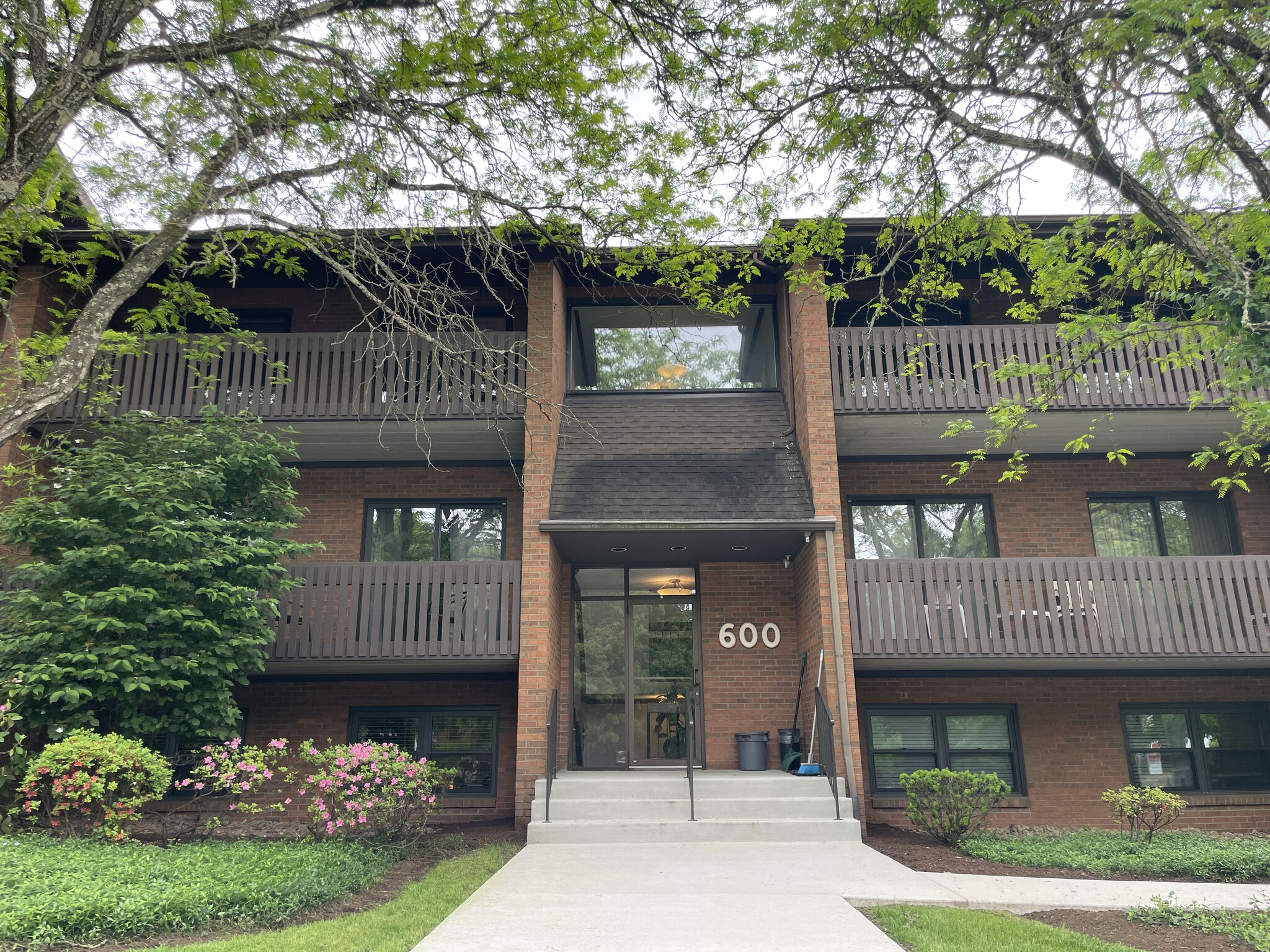 603 McKnight Park Dr, Pittsburgh, PA for lease Primary Photo- Image 1 of 20