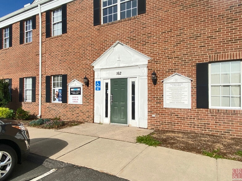 162 Mountain Rd, Suffield, CT 06078 Office/Medical for Lease