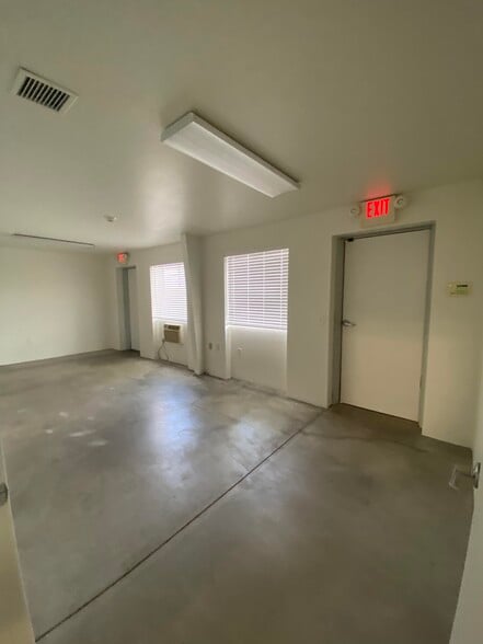 8300 E Valencia Rd, Tucson, AZ for lease - Building Photo - Image 3 of 13
