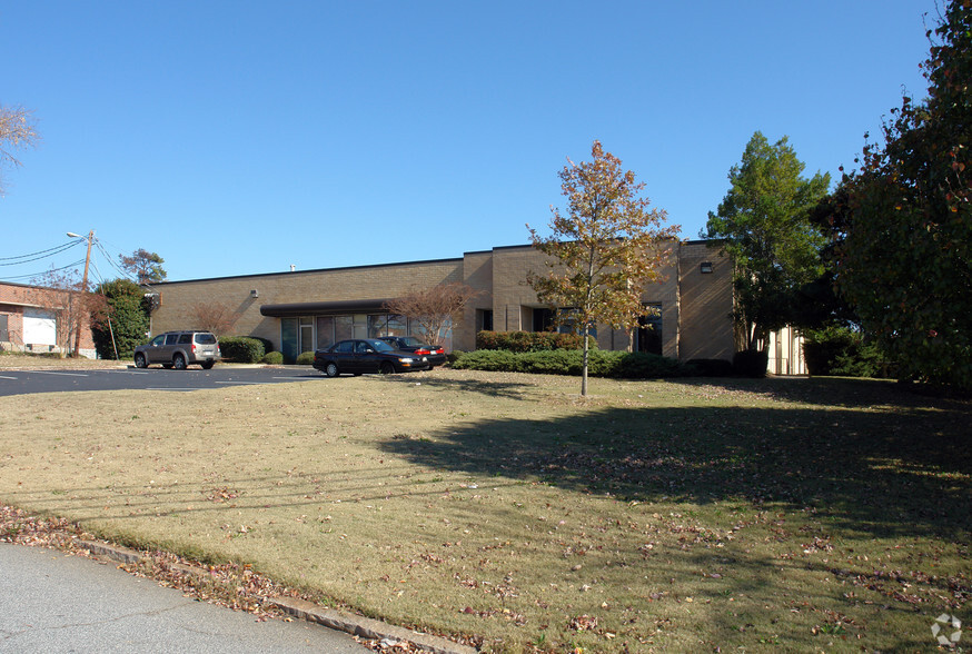 5622 E Ponce De Leon Ave, Atlanta, GA for lease - Building Photo - Image 1 of 5