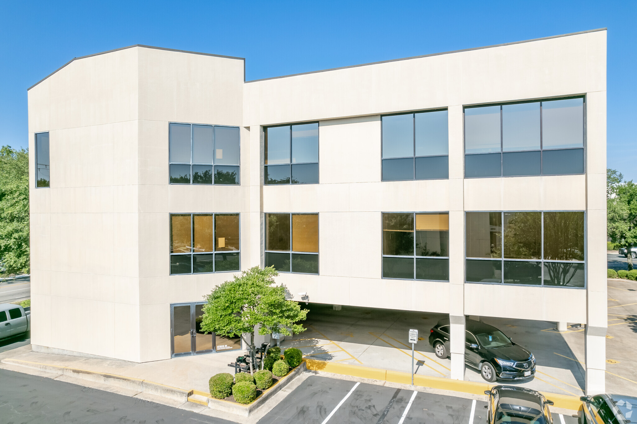 8213 Shoal Creek Blvd, Austin, TX for lease Building Photo- Image 1 of 4