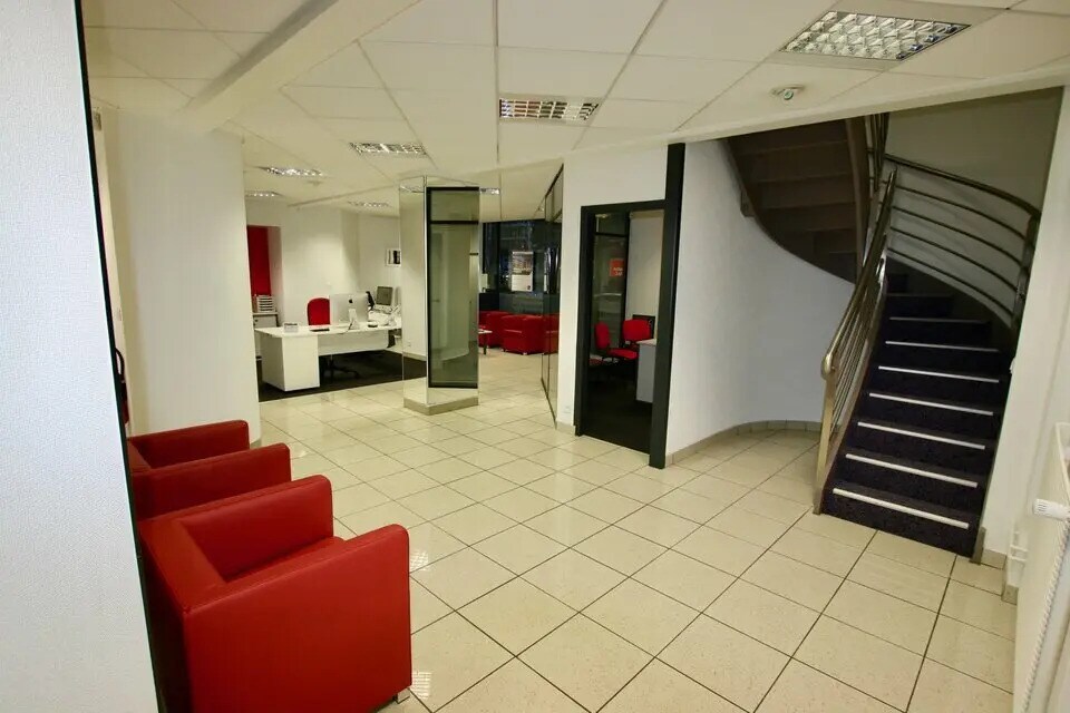 Retail in Le Havre for lease Interior Photo- Image 1 of 3