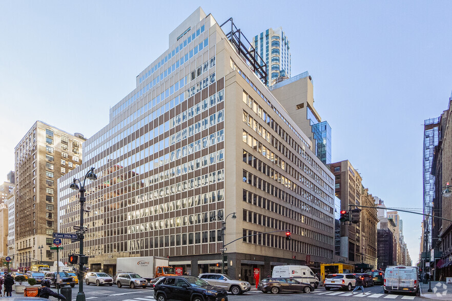 260 Madison Ave, New York, NY for lease - Building Photo - Image 1 of 5