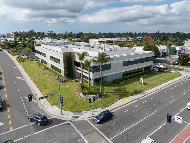 2552 Walnut Ave, Tustin, CA for lease - Building Photo - Image 1 of 4