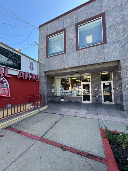 55-19-55-25 69th St, Maspeth, NY for lease - Building Photo - Image 1 of 12