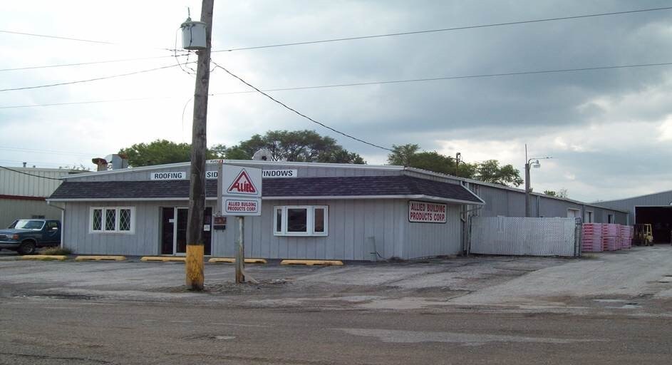 438 Devils Glen Rd S, Bettendorf, IA 52722