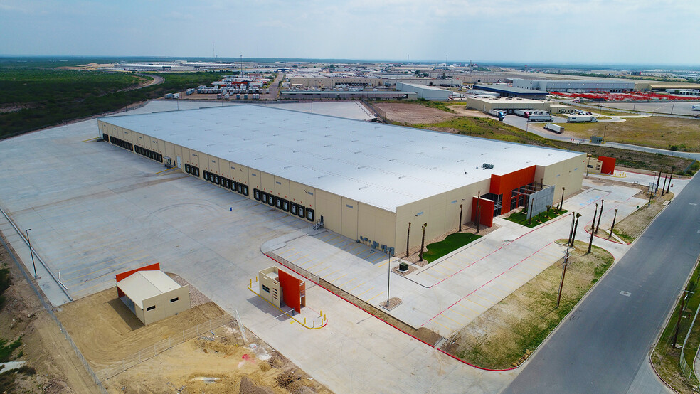 13819 Humphrey Rd, Laredo, TX for lease - Building Photo - Image 1 of 4