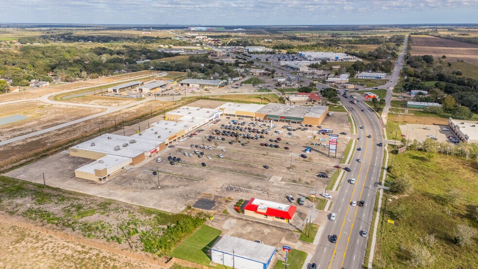 4000 7th St, Bay City, TX for lease - Aerial - Image 3 of 18