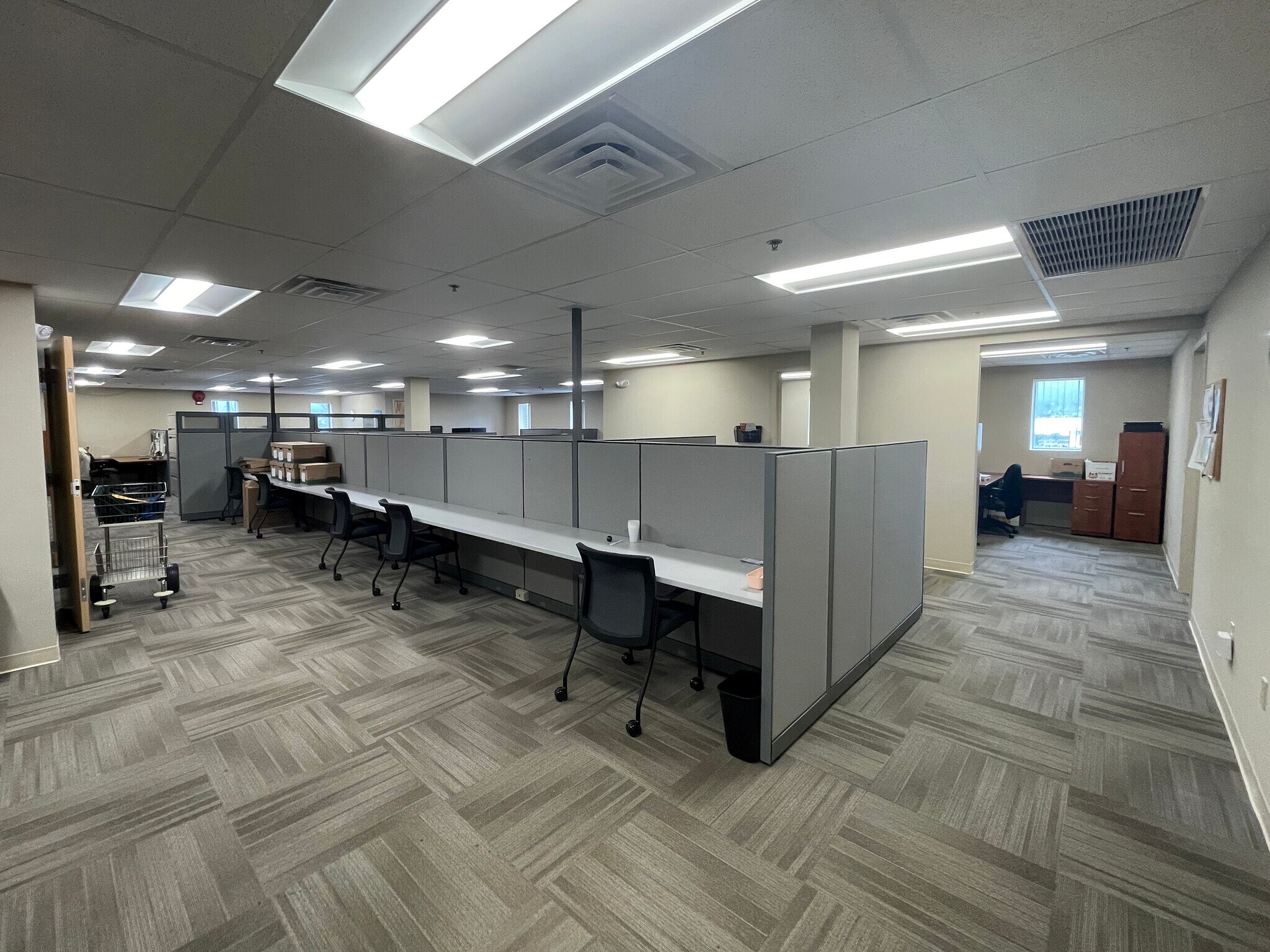 2132 S 12th St, Allentown, PA for lease Interior Photo- Image 1 of 6