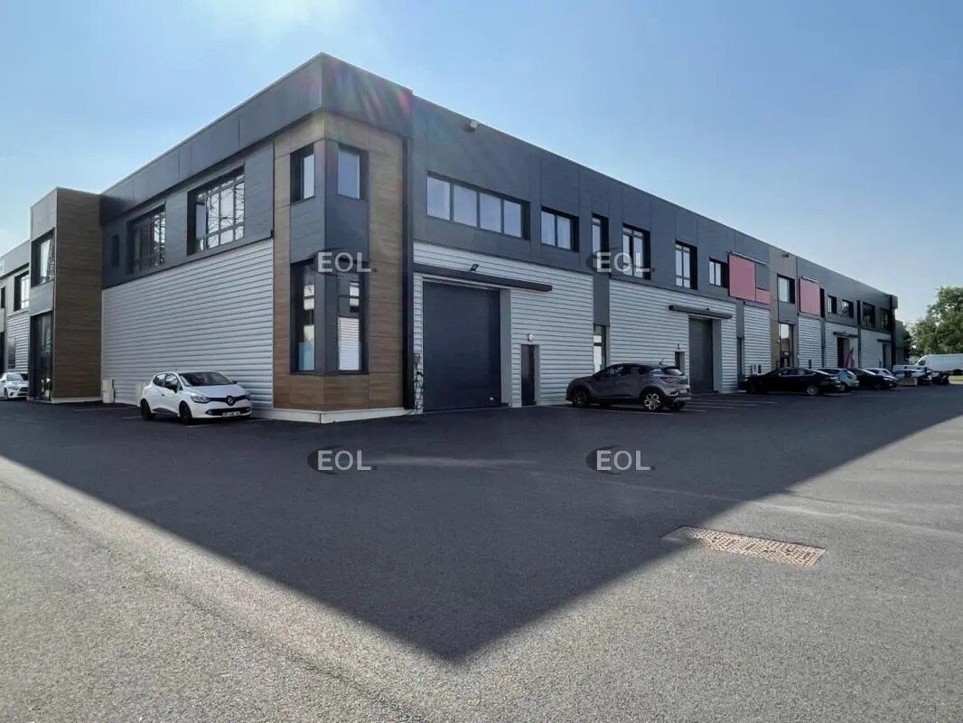 Flex in Villeneuve-la-Garenne for lease Building Photo- Image 1 of 8
