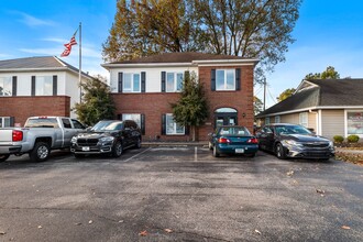 9304 New Lagrange Rd, Louisville, KY for lease Building Photo- Image 1 of 16