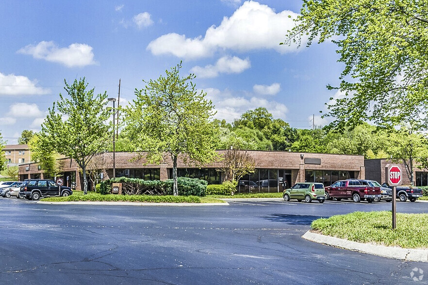 900 E Hill Ave, Knoxville, TN for lease - Building Photo - Image 2 of 11