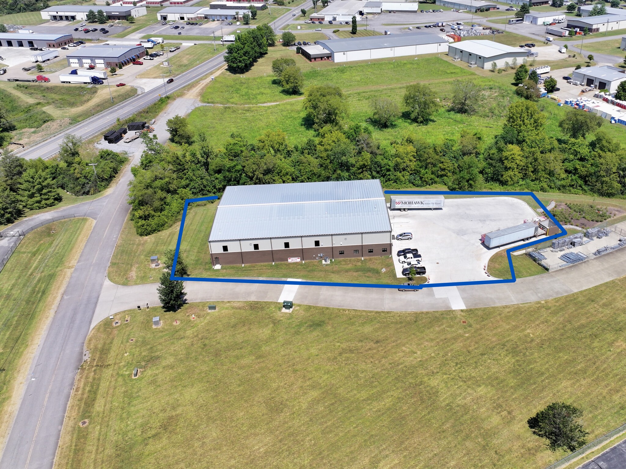 703 Runway Ct, Gallatin, TN for lease Building Photo- Image 1 of 8