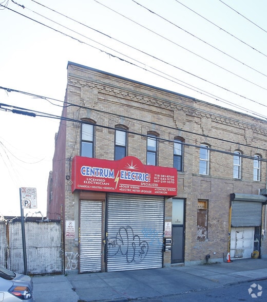 12 Lombardy St, Brooklyn, NY 11222