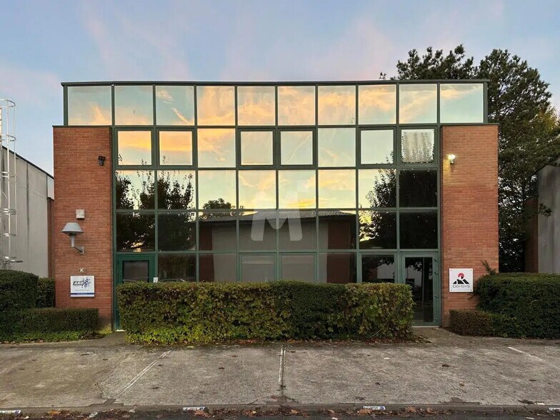 Flex in Évry-Courcouronnes for lease - Building Photo - Image 1 of 7