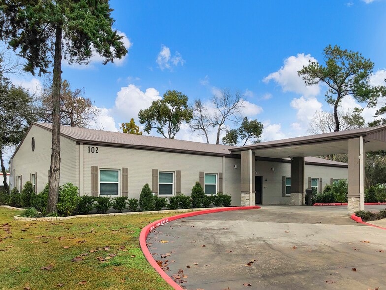 102 E Walker St, League City, TX for sale - Building Photo - Image 2 of 28