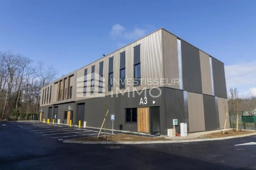 Flex in Les Mureaux for lease - Building Photo - Image 2 of 4