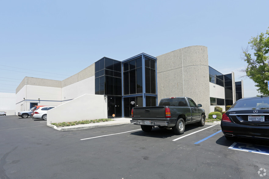 14250 Central Ave, Chino, CA for lease - Primary Photo - Image 1 of 7