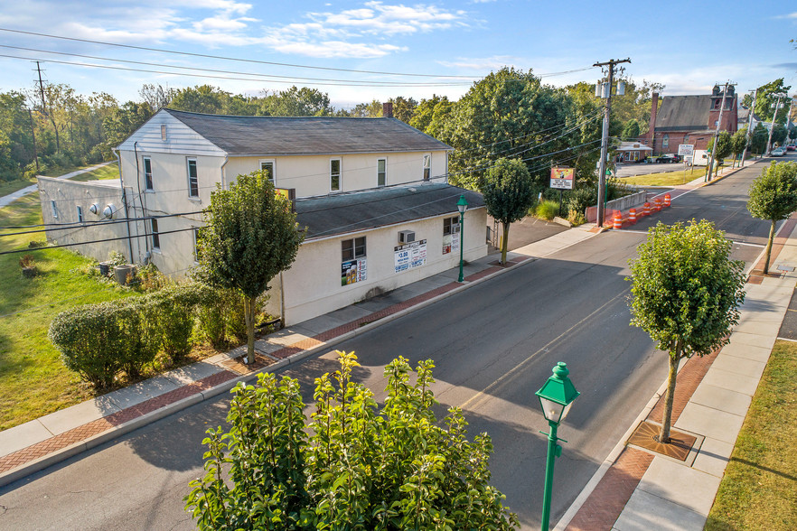 64 E Lincoln Ave, Hatfield, PA for sale - Building Photo - Image 1 of 1