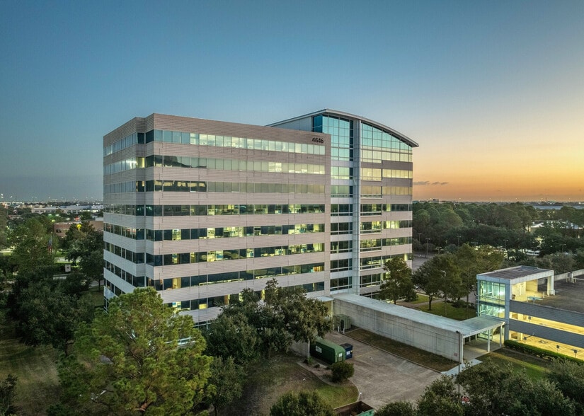 4646 W Sam Houston Pky N, Houston, TX for lease - Building Photo - Image 1 of 12