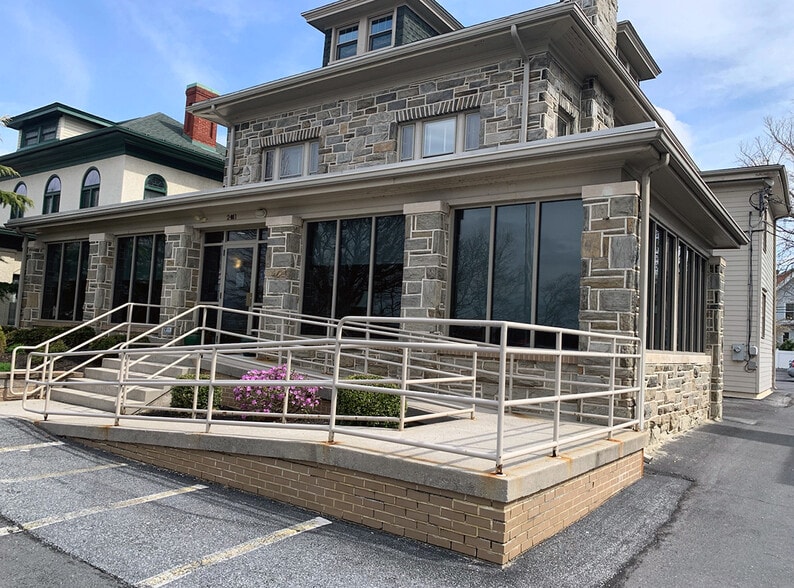 2411 N Front St, Harrisburg, PA 17110