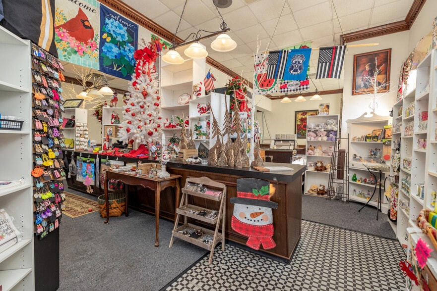 401 Halifax St, Emporia, VA for sale - Interior Photo - Image 3 of 62