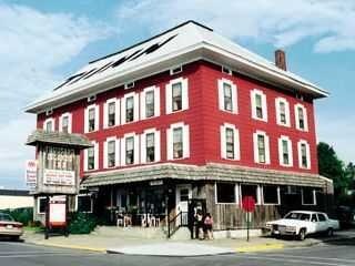 335 Riverside Dr, Clayton, NY for sale - Primary Photo - Image 1 of 1