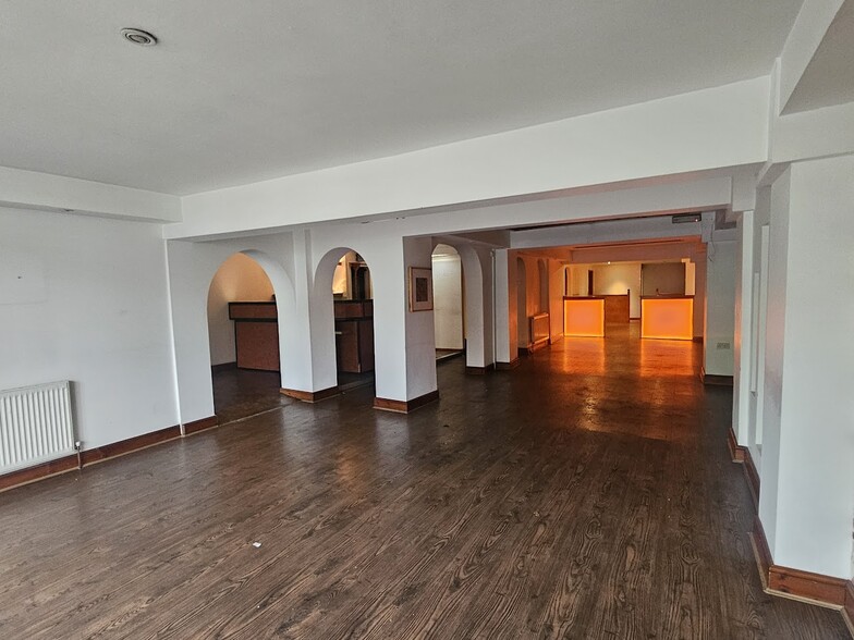 152 Oxford Rd, Oxford for lease - Interior Photo - Image 2 of 6