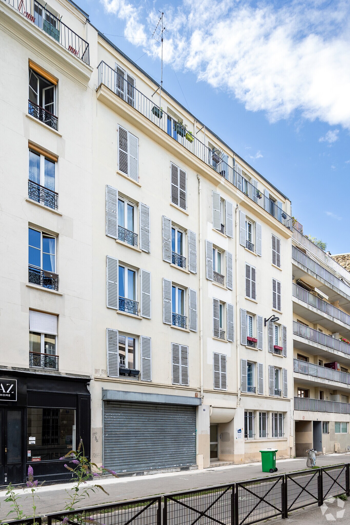 27 Rue De Citeaux, Paris for sale Primary Photo- Image 1 of 2