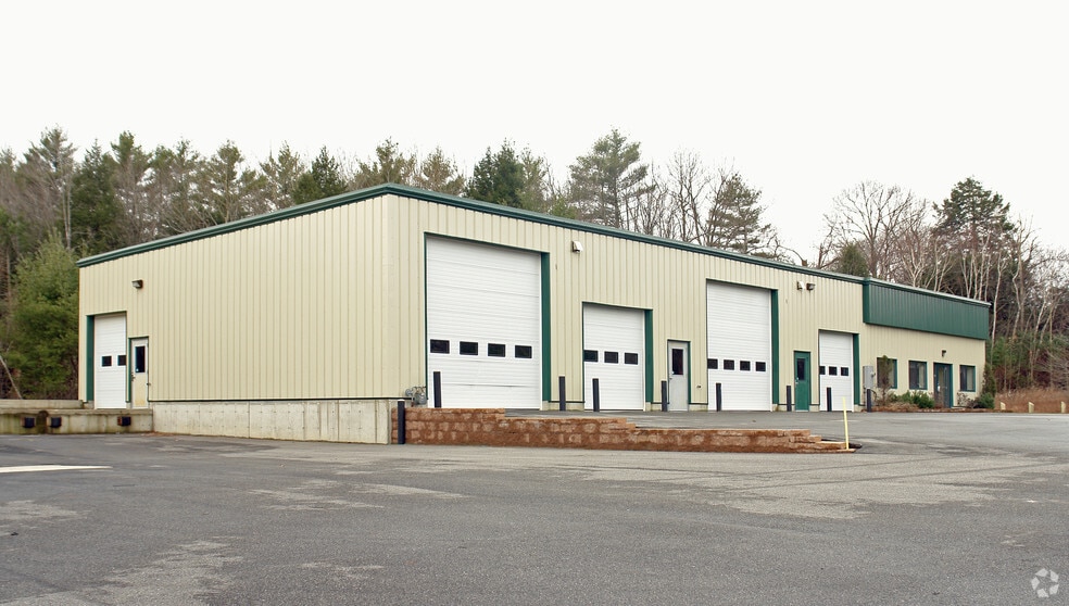 15B Danielle Dr, Windham, ME for sale - Primary Photo - Image 2 of 6